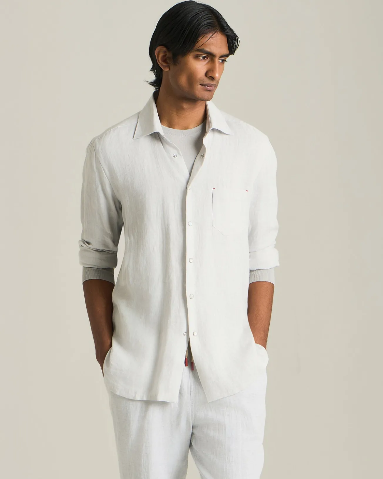 Camicia Nerano in lino con taschino decorato