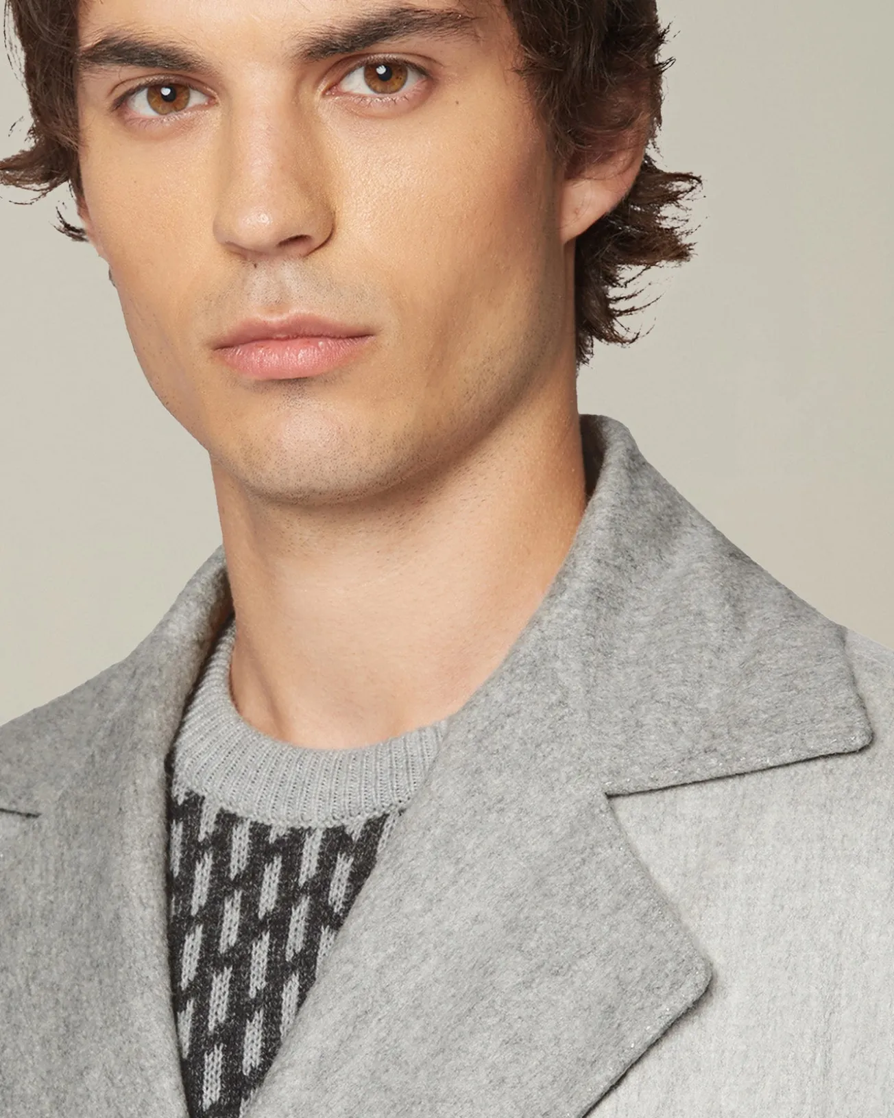 Cappotto uomo grigio chiaro in cashmere pettinato