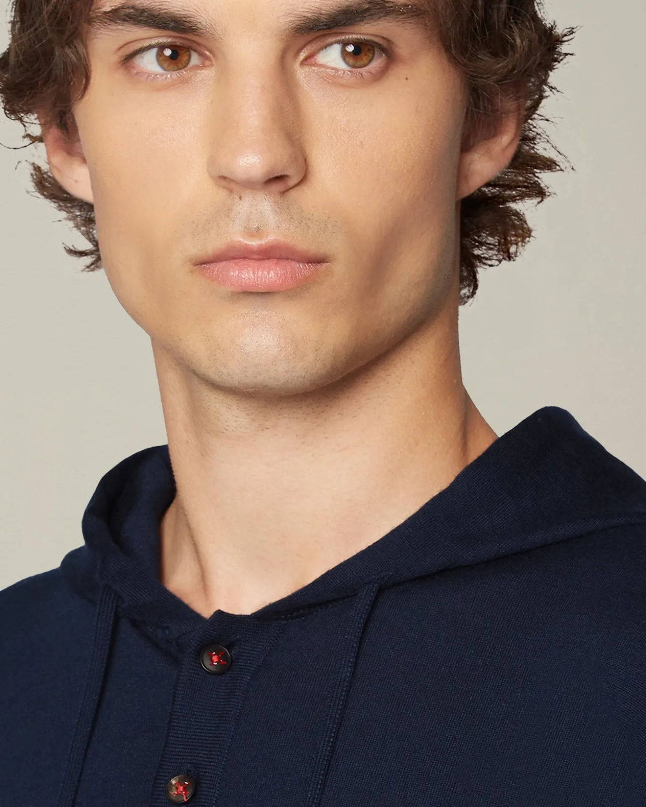 Maglia con cappuccio in cashmere e seta blu