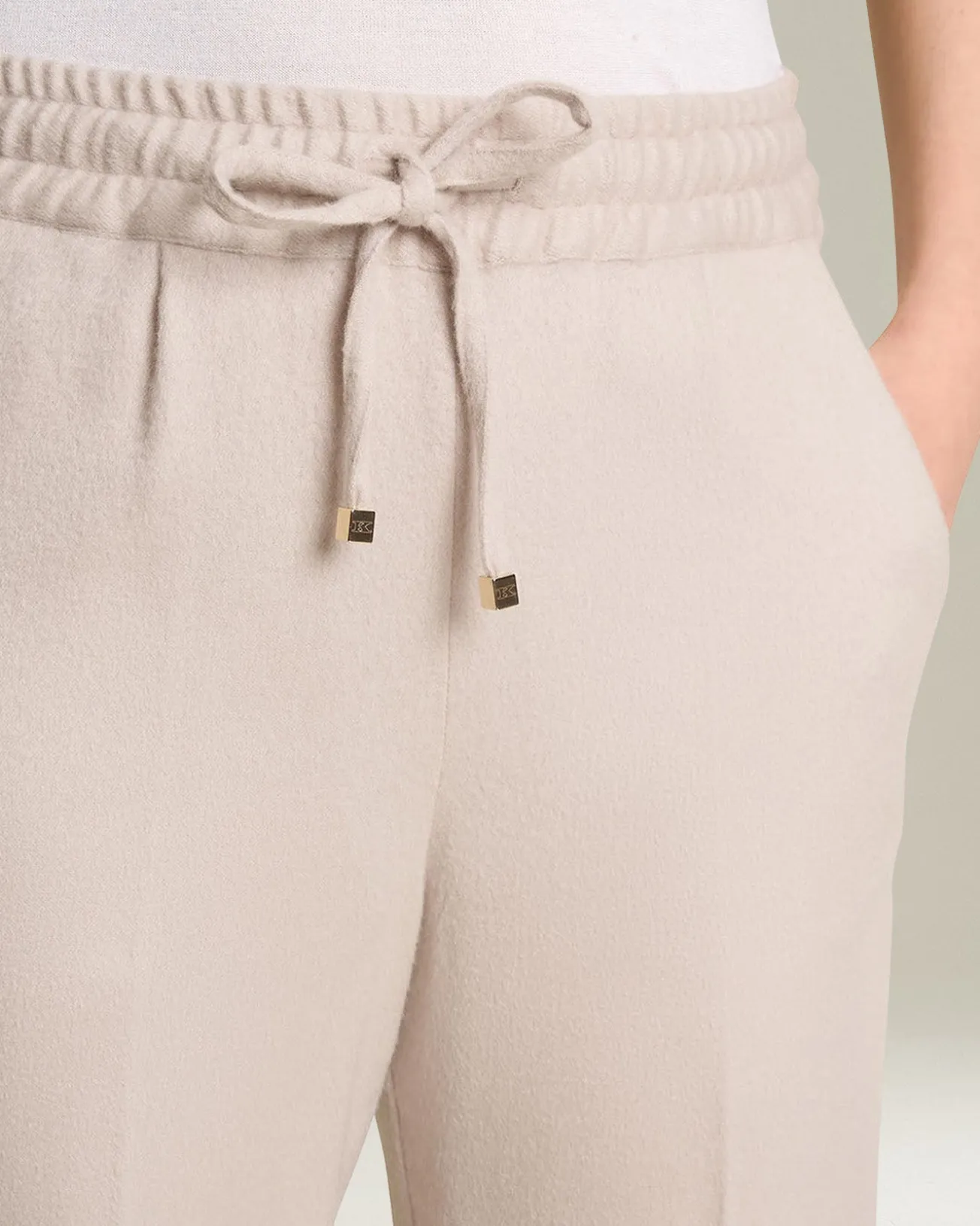 Pantalone joggers donna in cashmere color cipria